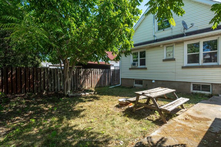 Property Photo:  23 Augusta Avenue 2  ON L2M 5R3 
