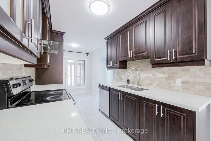 Property Photo:  26 Granada Crescent  ON M1B 2H5 