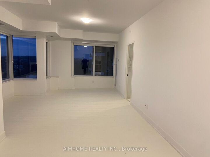 Property Photo:  2481 Taunton Road 902  ON L6H 3R7 