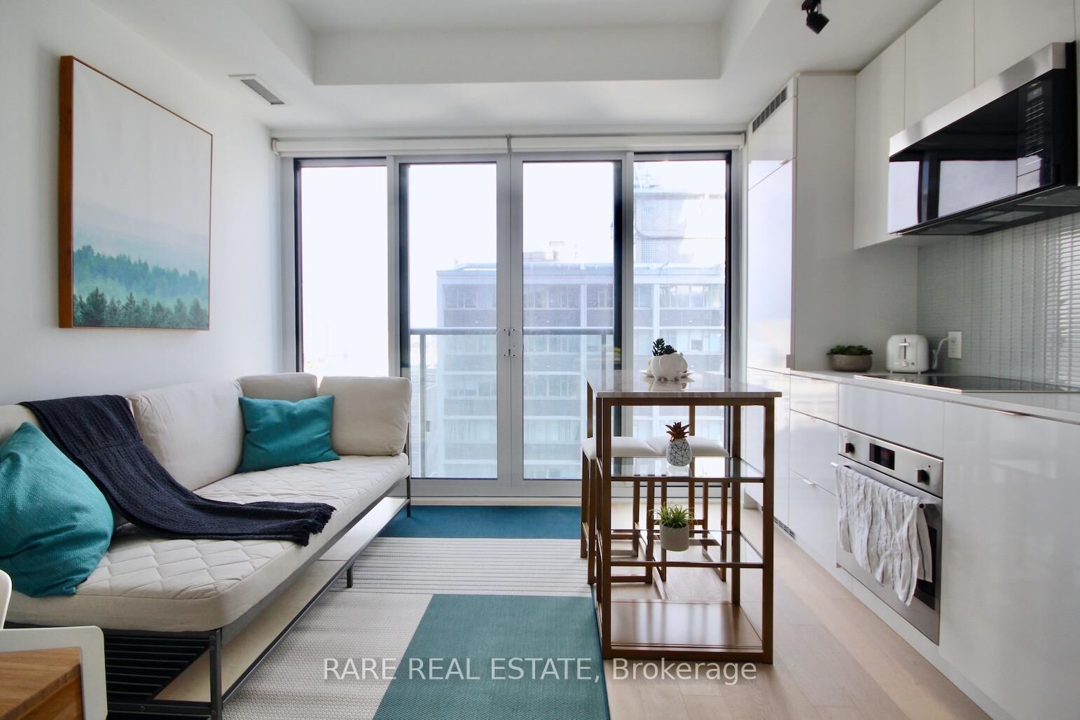 Property Photo: 7 Grenville Street 2908 ON M4Y 1X3
