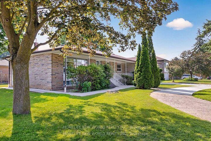 Property Photo:  201 Goddard Street Lower  ON M3H 5E7 