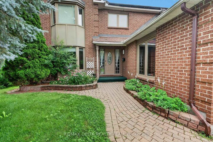 Property Photo: 13 Sherk Crescent ON K2K 2L4