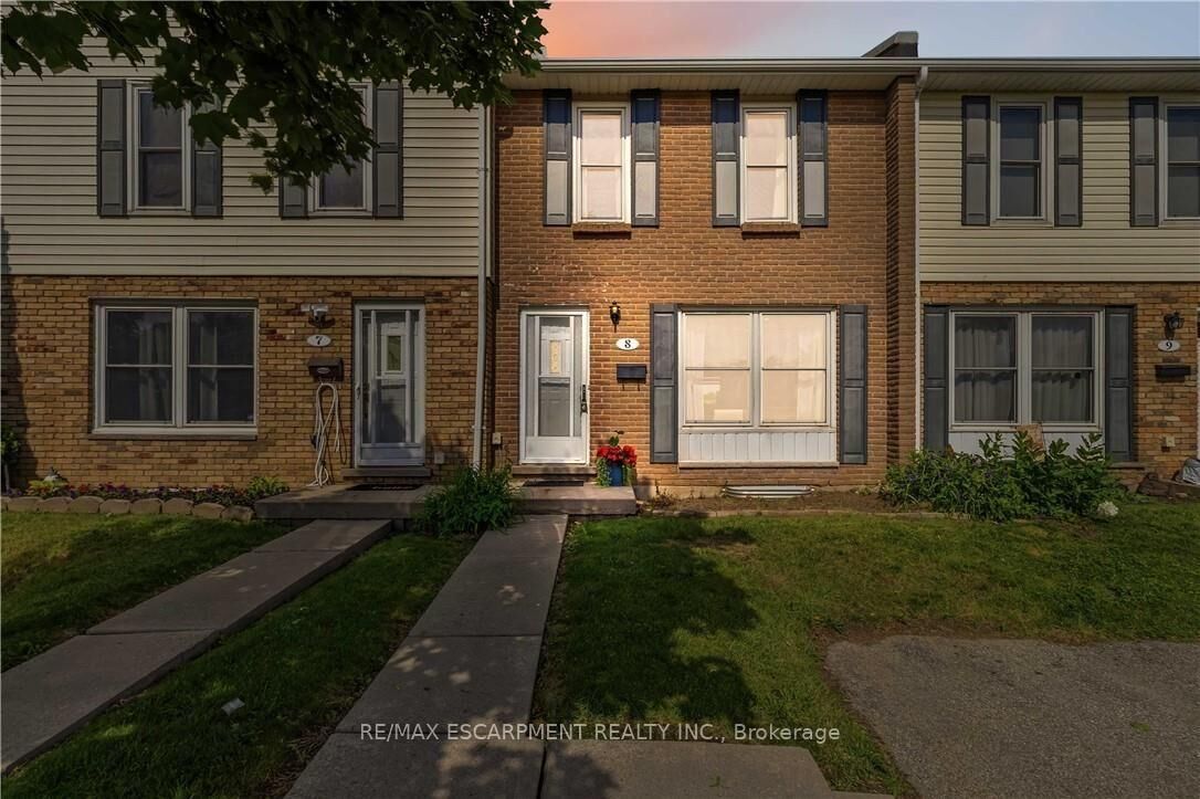 Property Photo: 596 Grey Street 8 ON N3S 4Y1