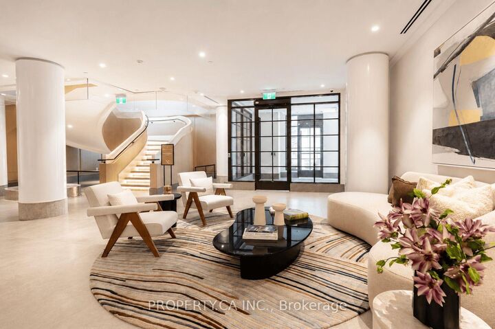Property Photo: 399 Royal Orchard Boulevard 422 ON L3T 0H4