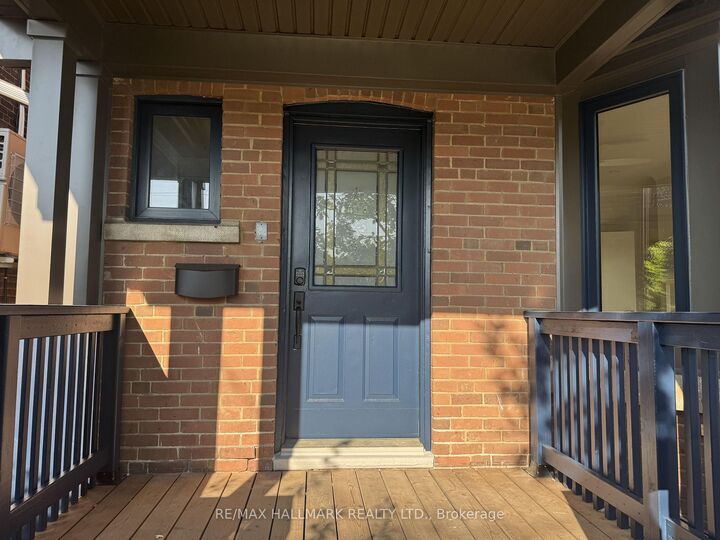 Photo de la propriété:  553 Broadview Avenue Upper  ON M4K 2N7 