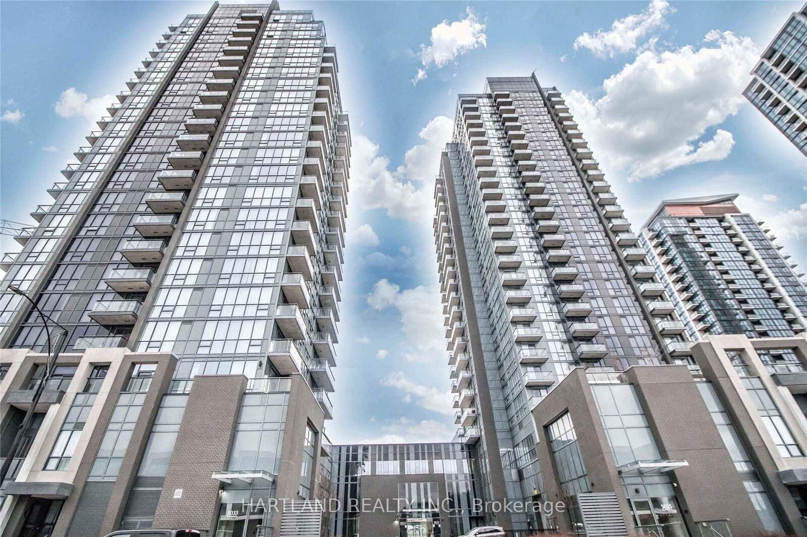 Property Photo:  5025 Four Springs Avenue 1901  ON L5R 0G5 