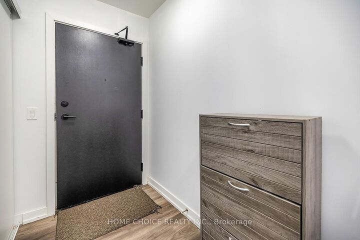 Property Photo:  1480 Bayly Street 518  ON L1W 3R5 