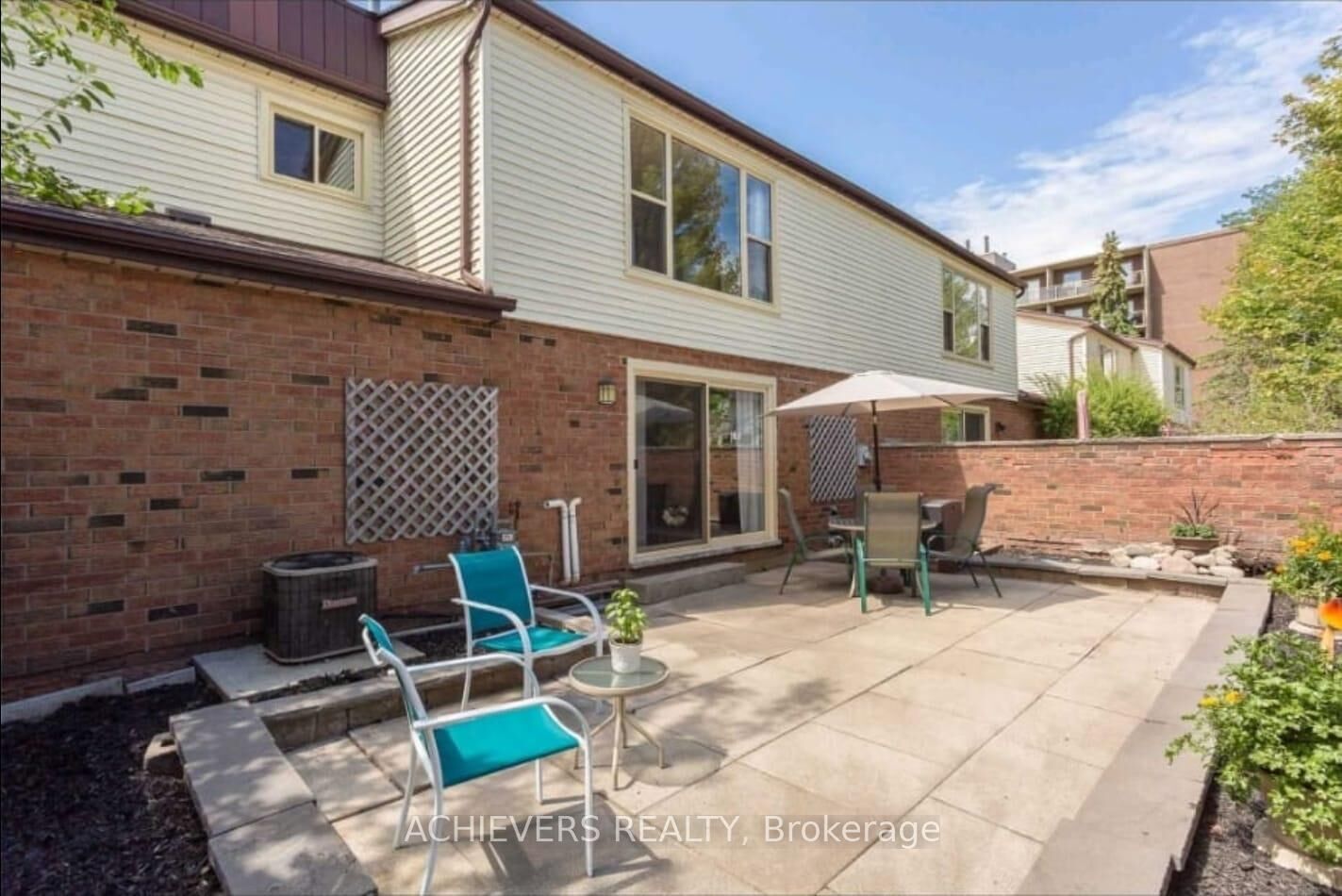Property Photo: 770 Fanshawe Park Road E ON N5X 1L5