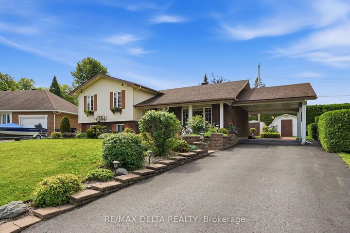 Property Photo:  965 Jerome Street  ON K6A 3B1 