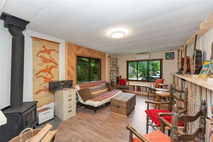 Property Photo:  104 Horel Rd W #11  BC V8K 2A3 