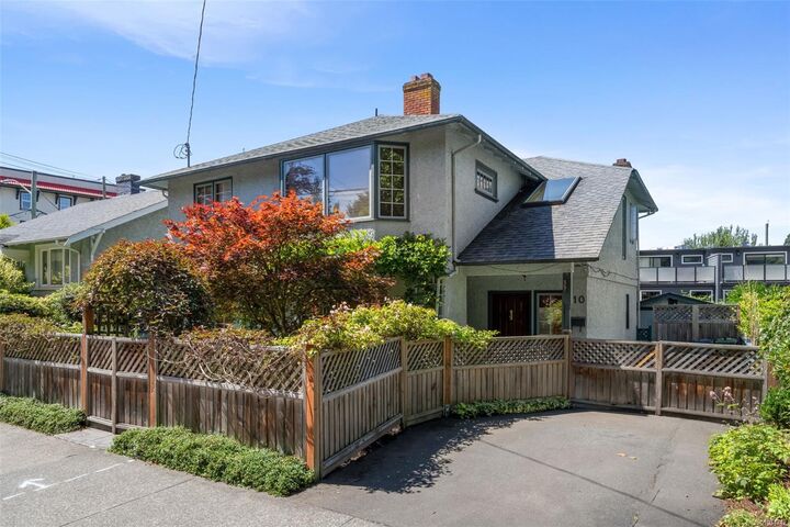 Property Photo: 410 Government St BC V8V 2L5