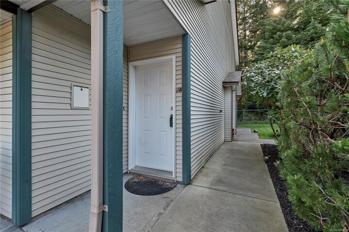 Property Photo: 1350 Creekside Way #3A BC V9W 6R7
