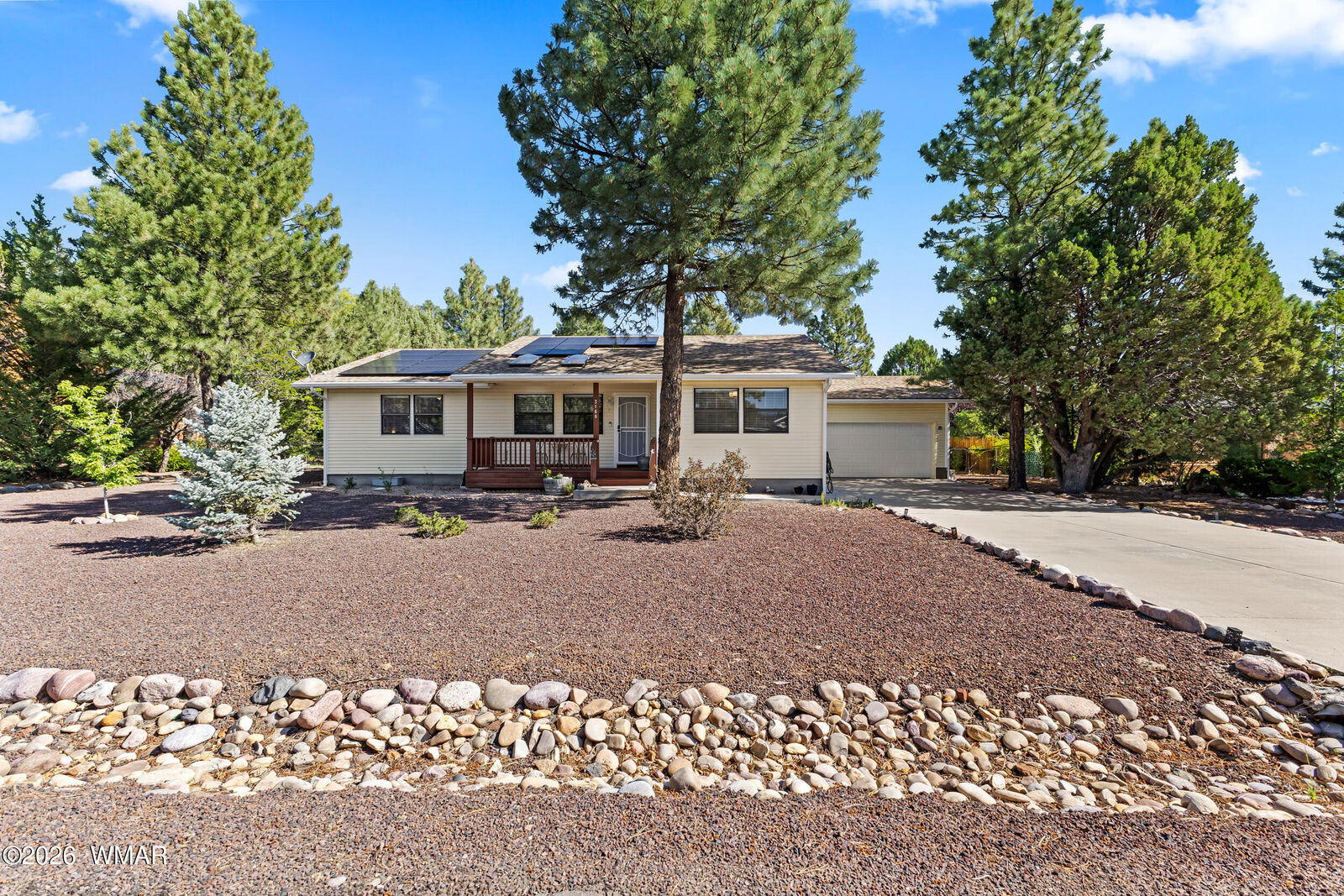 Property Photo: 3160 E Larson Way AZ 85901