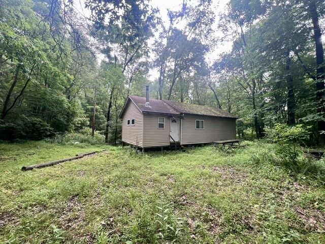 Property Photo:  983 Lakewood Neshannock Falls Road  PA 16105 
