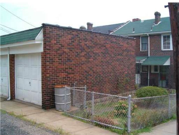 Property Photo: 1701 Jancey St PA 15206