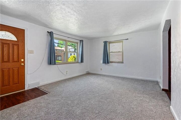 Property Photo: 1111 Bellaire Ave PA 15226