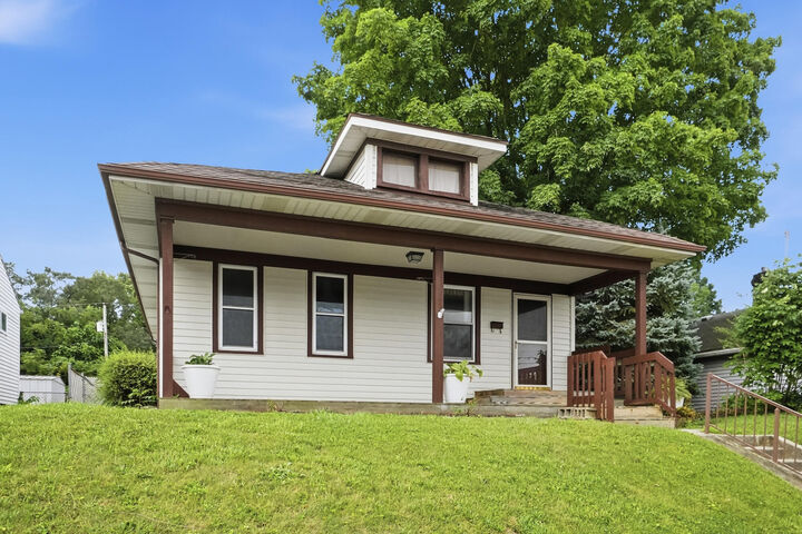 Property Photo:  1537 W Pleasant Street  OH 45506 