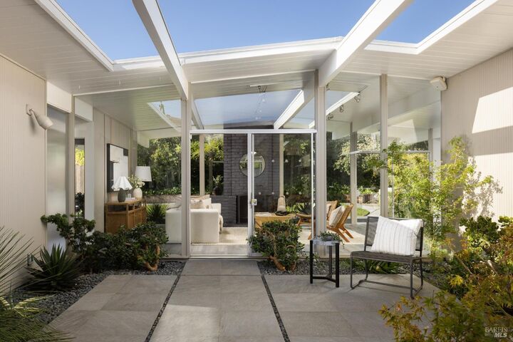 Property Photo: 17 Bolanos Drive CA 94903