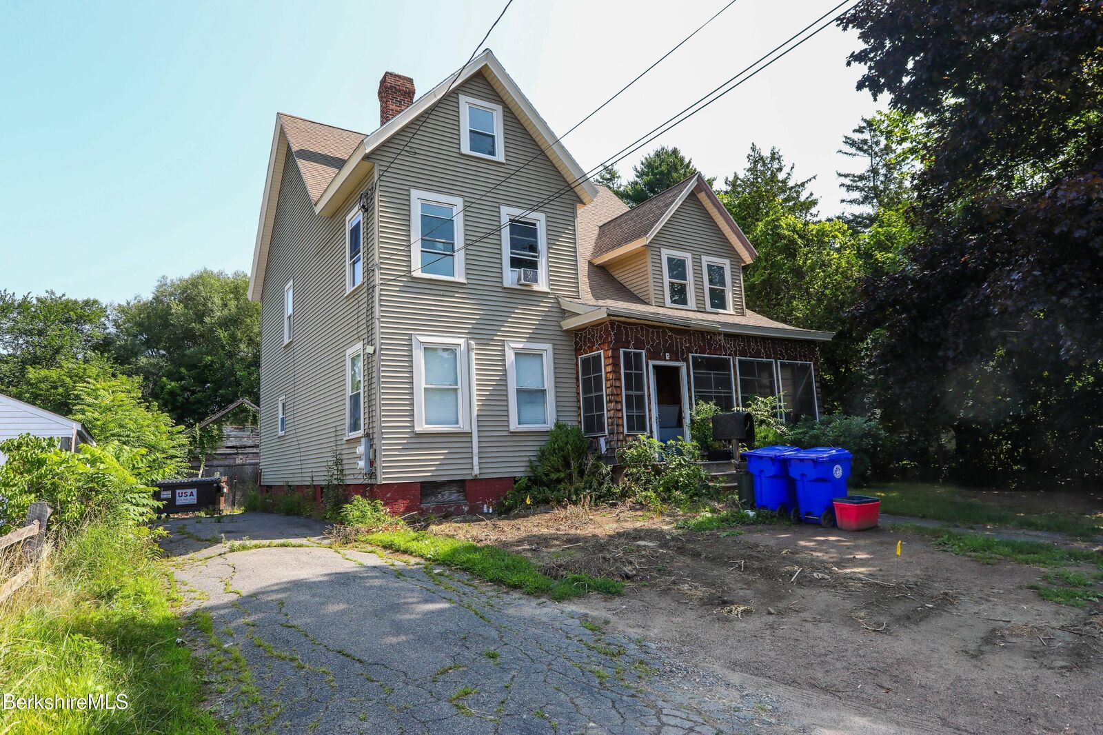 Property Photo: 43 Lincoln St MA 01301
