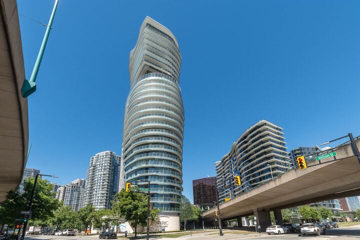Property Photo:  89 Nelson 511  BC V6Z 0E7 