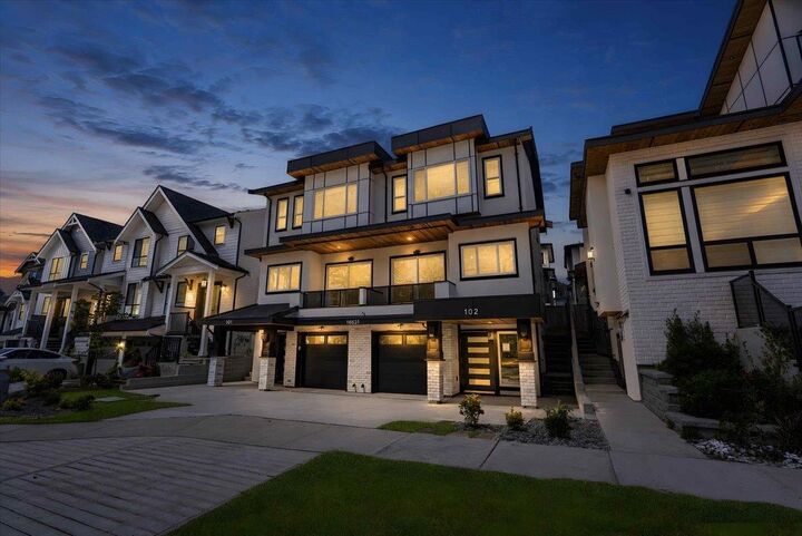Photo de la propriété: 16631 18 Avenue 102 BC V3Z 9X5