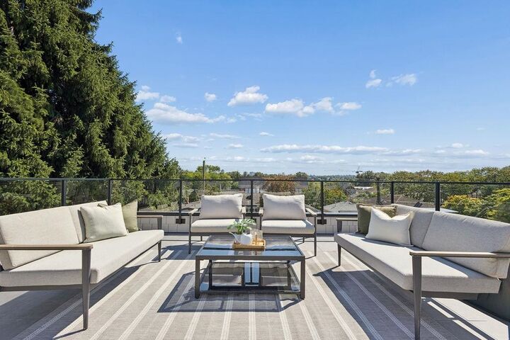 Property Photo: 2124 E 8 Avenue 1 BC V5N 1V5