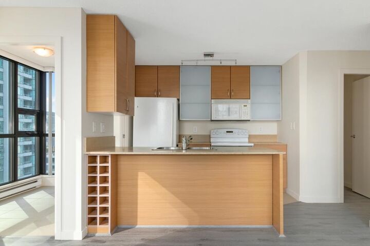 Property Photo:  909 Mainland Street 1409  BC V6B 1S3 