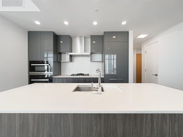 Property Photo:  6511 Sussex Avenue 19xx  BC V5H 0K5 