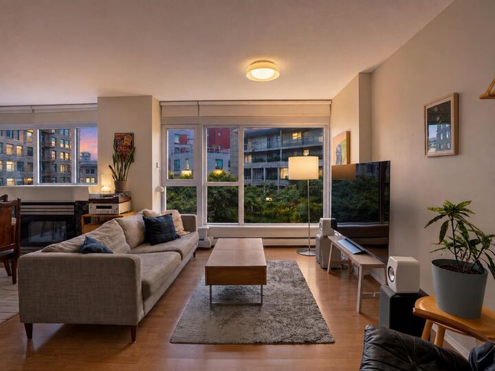 Property Photo: 183 Keefer Place 602 BC V6B 6B9