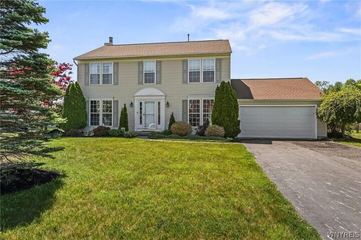 Property Photo:  6840 Kimberly Drive  NY 14094 