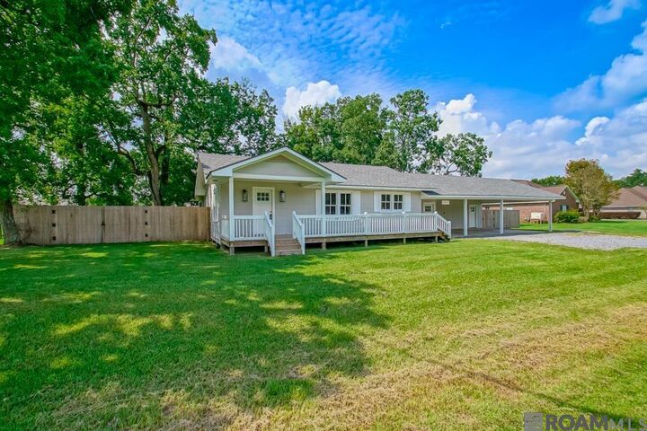 Property Photo:  40035 Cornerview Rd  LA 70737 