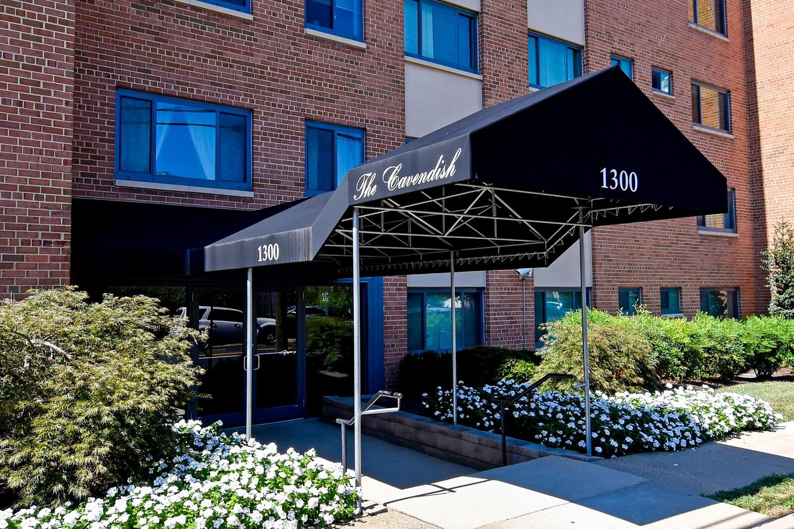 Property Photo:  1300 S Arlington Ridge Road 204  VA 22202 