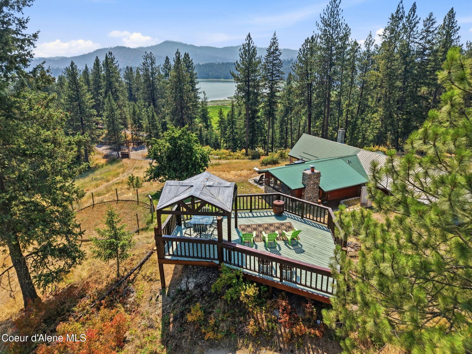 Property Photo:  15504 Osprey Ln  WA 99025 