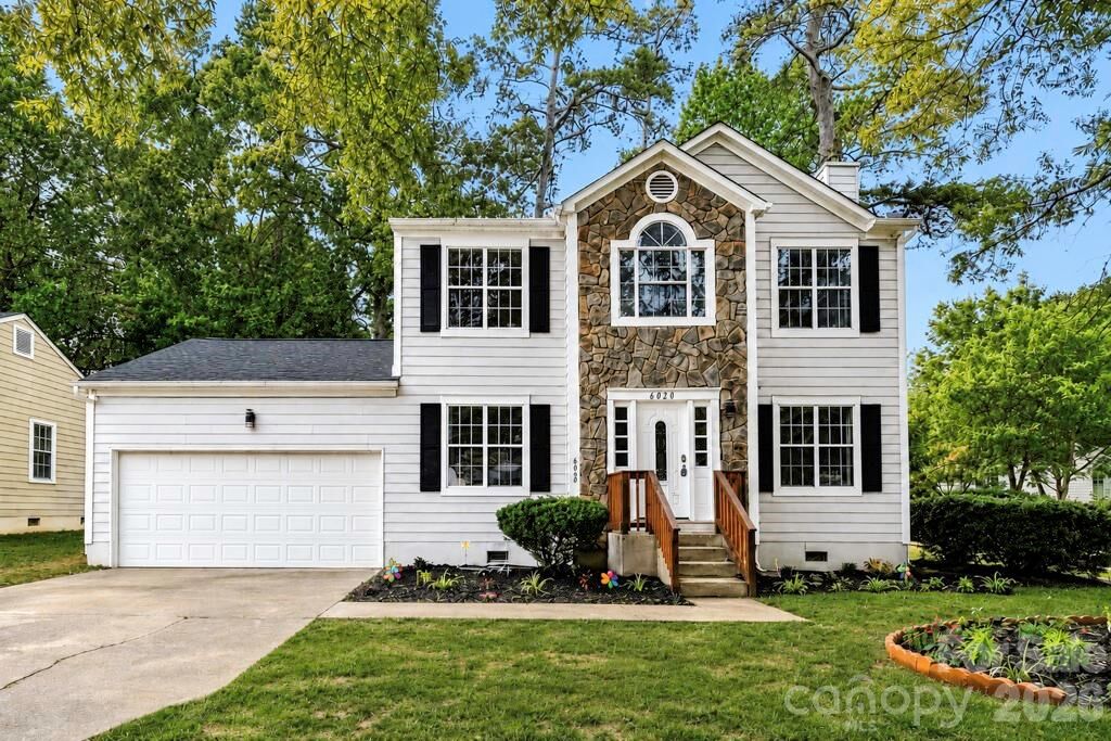 Property Photo:  6020 Running Deer Road  NC 28214 