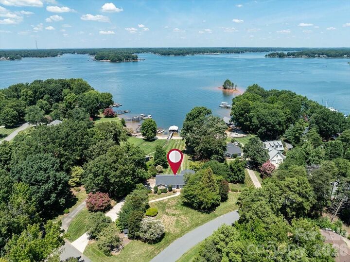 Property Photo:  118 Teakwood Lane  NC 28117 