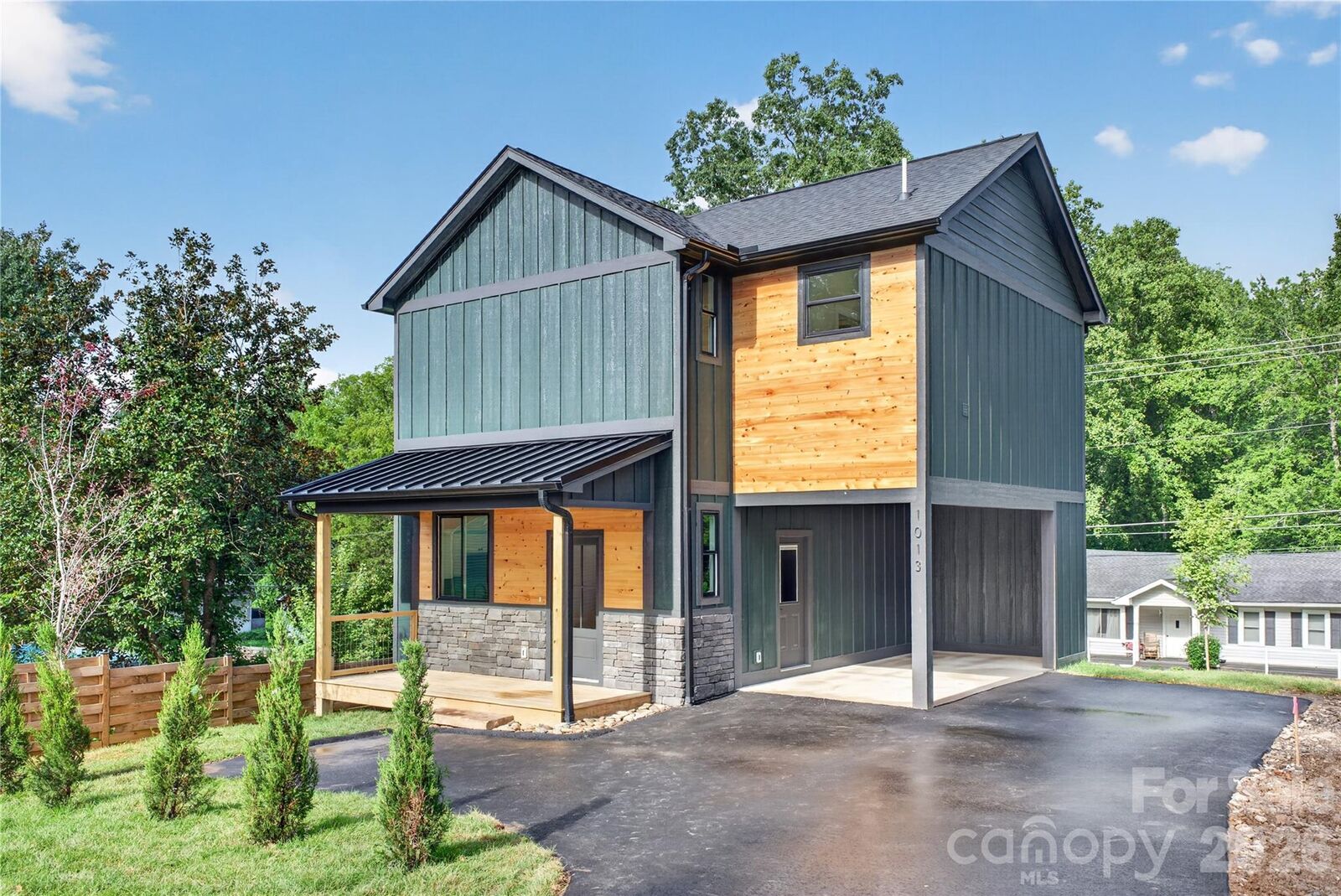 Property Photo:  1013 Fassifern Court  NC 28791 