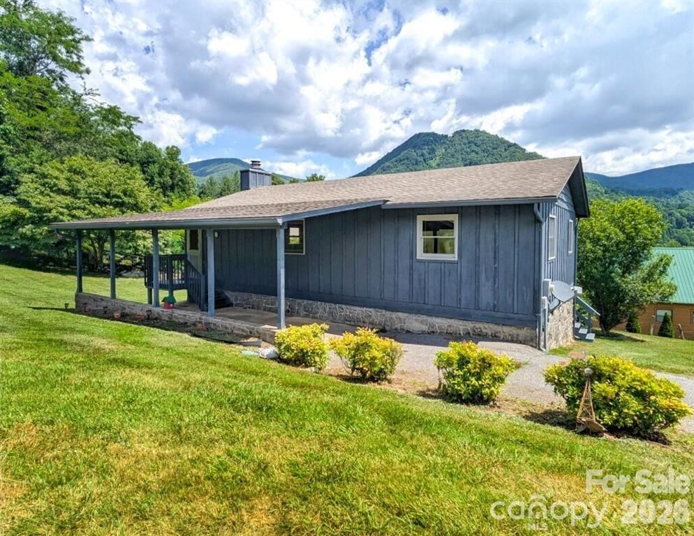 Property Photo:  84 Stoney Ridge Loop  NC 28751 
