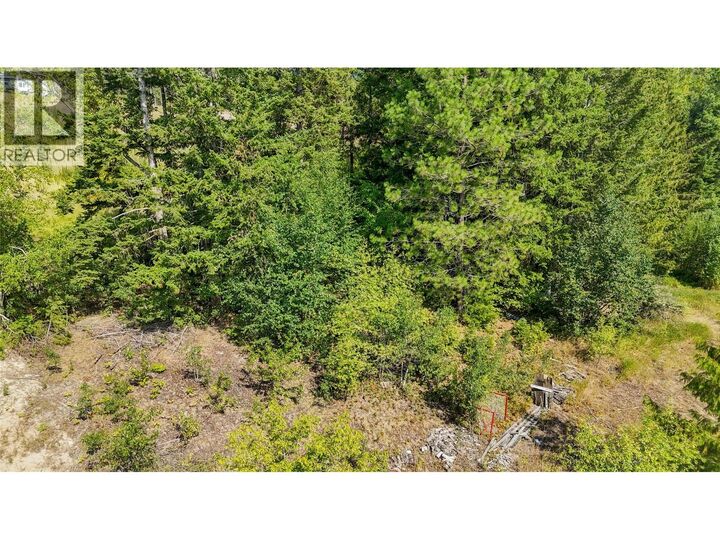 Property Photo:  4981 5 Avenue Southwest  BC V1E 2Y9 