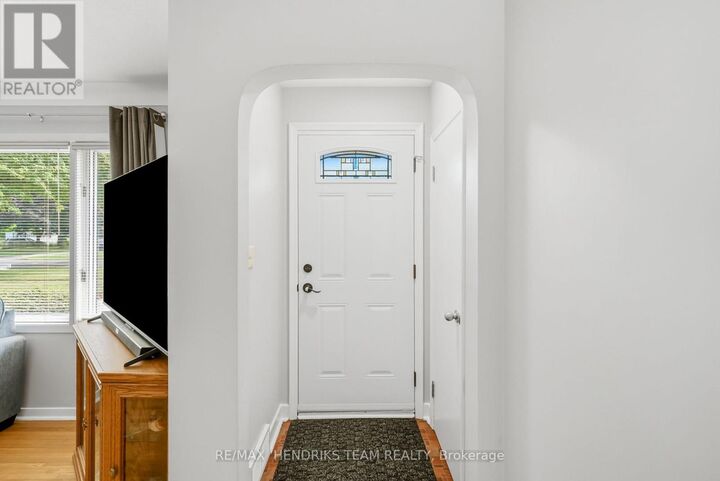 Property Photo:  33 Nickerson Avenue  ON L2N 3M5 