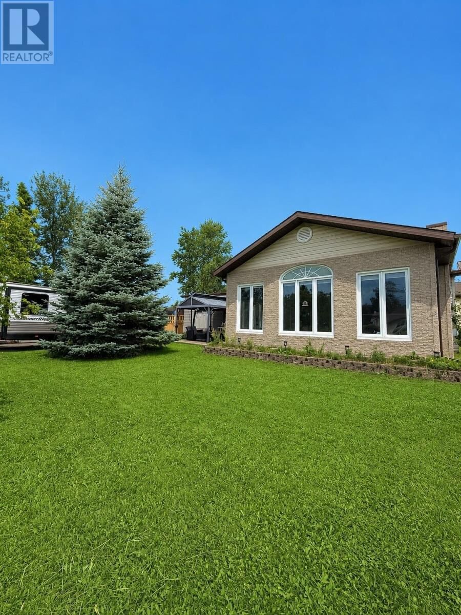 Property Photo:  109 Clarke Ave  ON P0T 1M0 