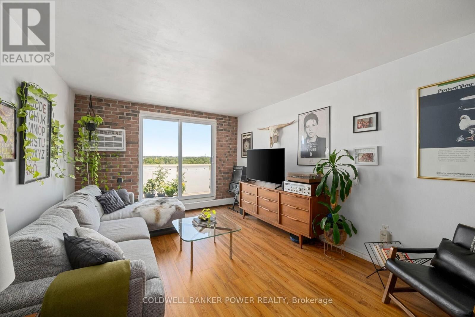 Property Photo: 573 Mornington Avenue 1105 ON N5Y 4T9