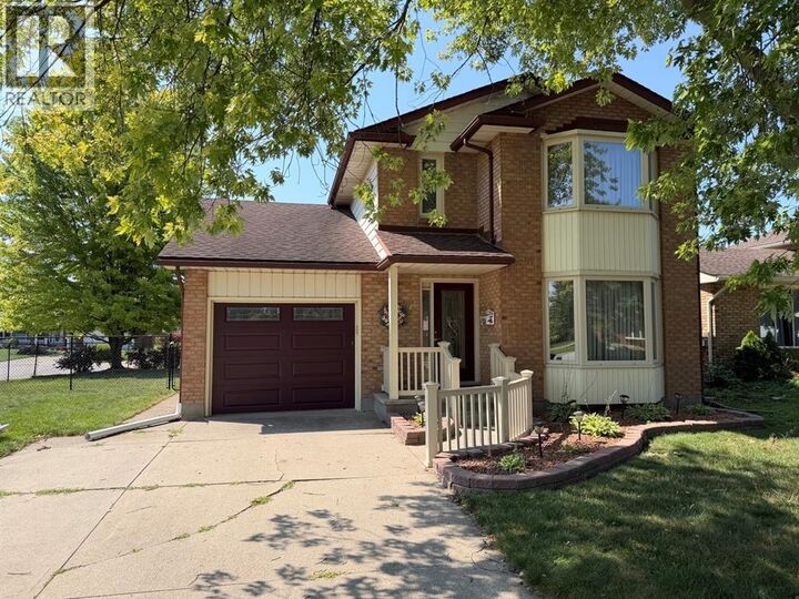 17 Durco Avenue — photo 1