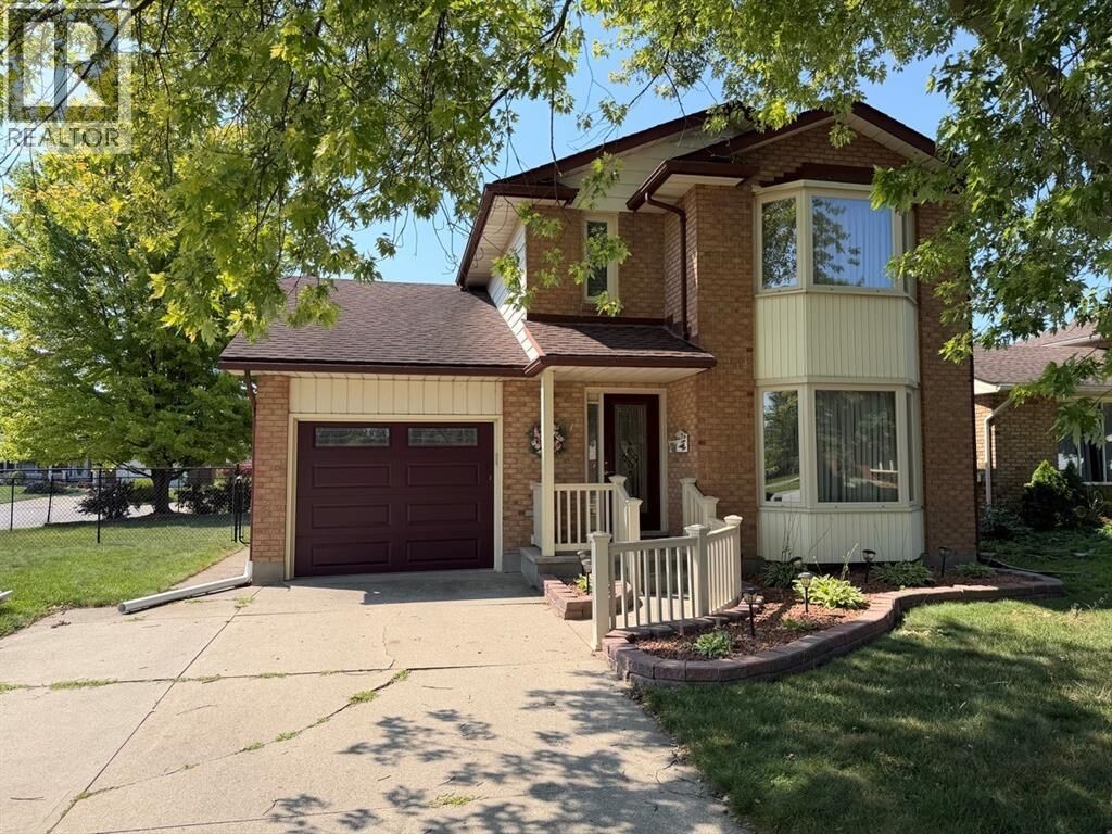 Property Photo:  17 Durco Avenue  ON N7S 4N3 