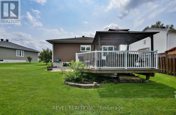 Property Photo: 304 Jv Bonhomme Boulevard ON P4P 1H5