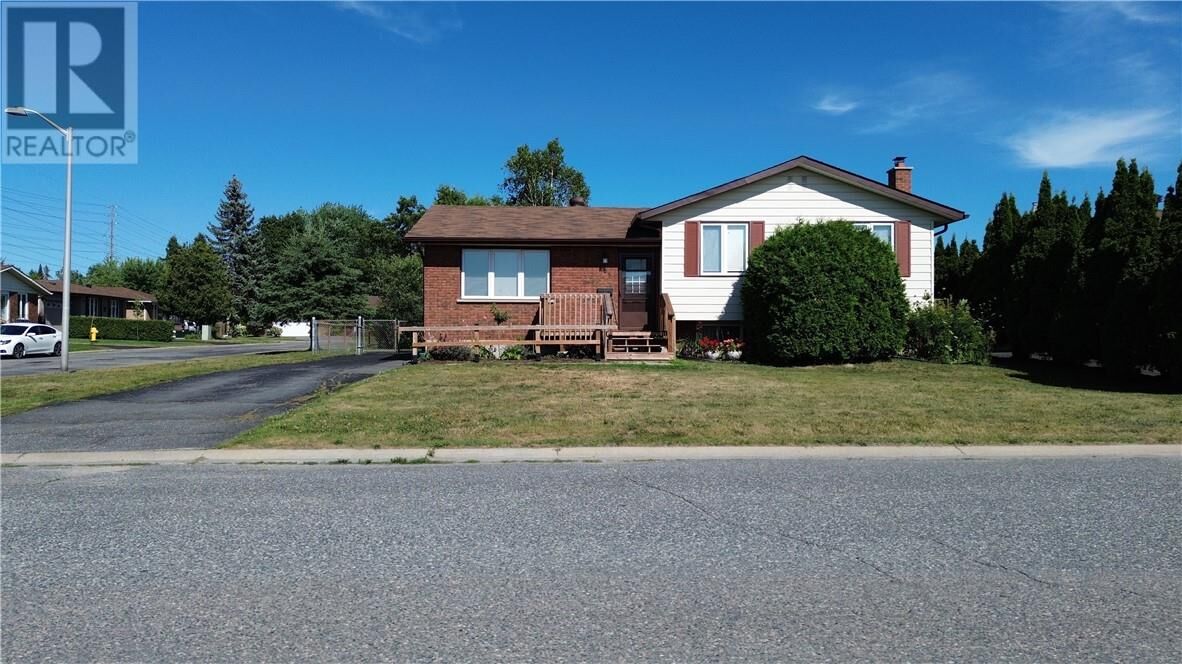 Property Photo: 1564 Yarmouth Street ON P3A 5A6