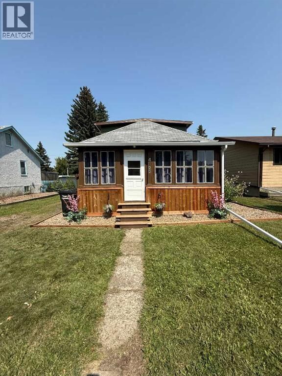 Property Photo:  4722 54 Avenue  AB T9X 1S2 