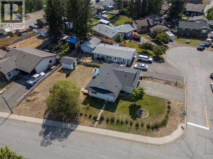 Property Photo:  297 Chestnut Court  BC V0K 1W0 