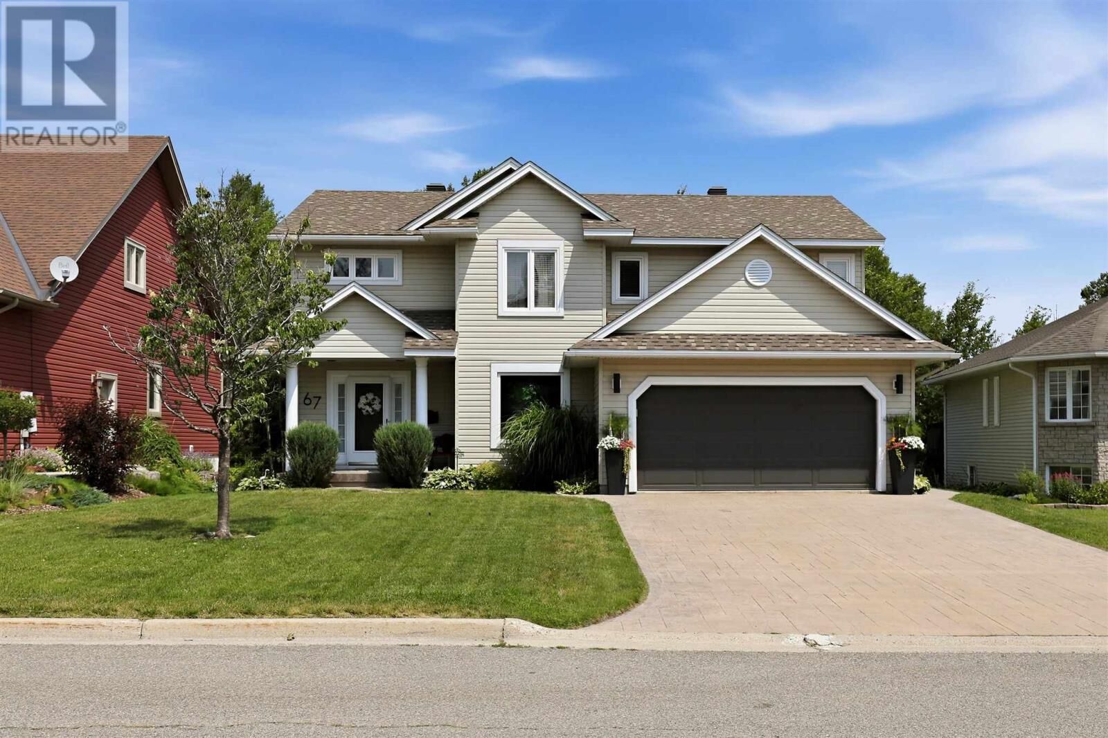 Property Photo: 67 Parkview Ct ON P6B 6K6