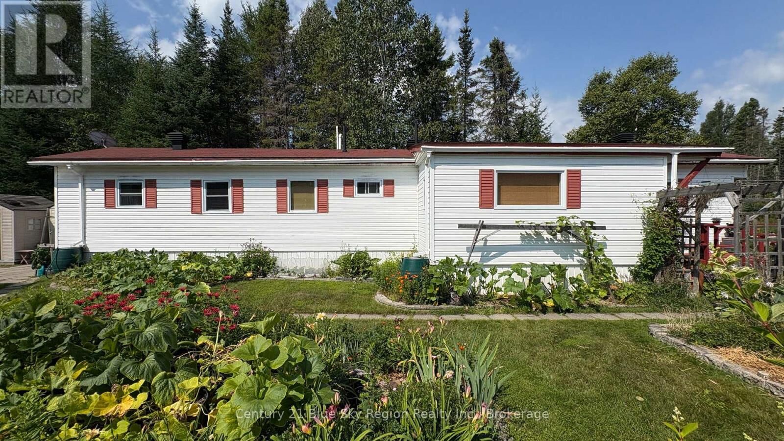 Property Photo:  5887 Highway 11 North 42  ON P1B 8G3 
