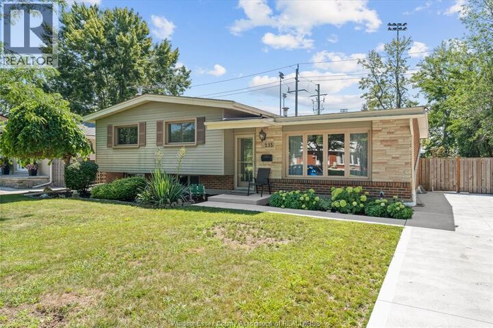 Property Photo:  4235 Mitchell Crescent  ON N9G 2G1 